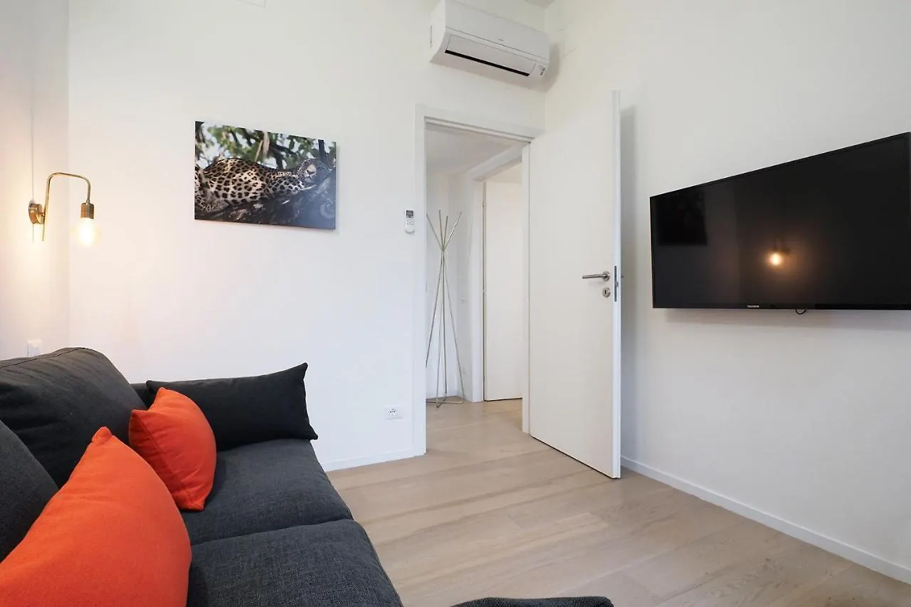 One Bedroom Apartment In The Heart Of Brera 0*, Milão