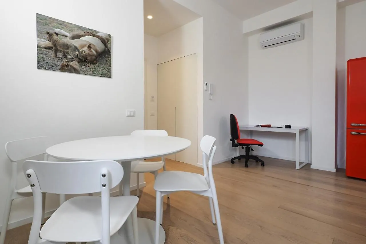 One Bedroom Apartment In The Heart Of Brera Itália